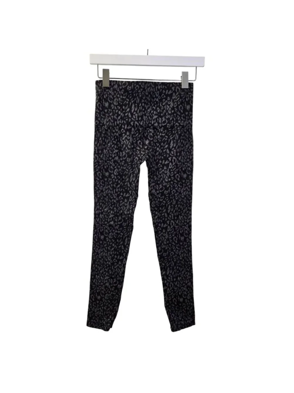 Spanx Look at Me Now Leopard Print Compression Leggings Size Medium